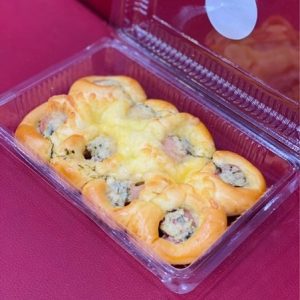 B&aacute;nh m&igrave; x&uacute;c x&iacute;ch phomai bơ tỏi BNSG 145g