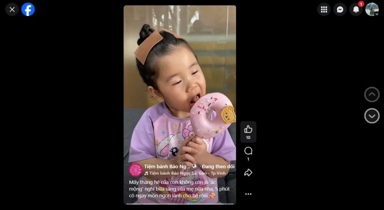 B&eacute; th&iacute;ch th&uacute; ăn b&aacute;nh donut mềm ngon, bữa s&aacute;ng tiện lợi tại Bảo Ngọc S&agrave;i G&ograve;n